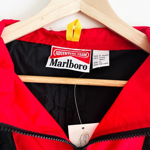 Vintage 90’s Marlboro Adventure Team Red & Black Nylon Windbreaker Set and Pouch - Picture 11 of 11